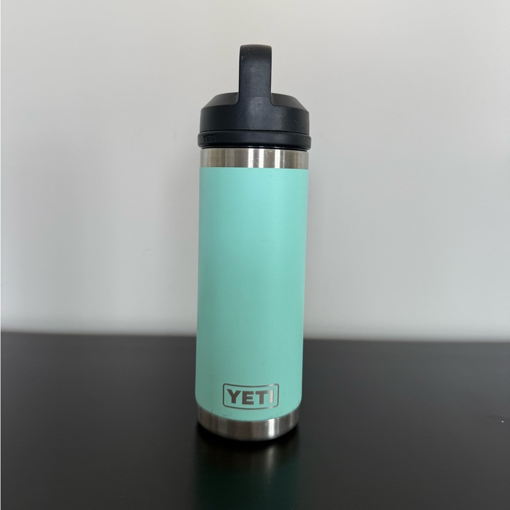 YETI | 18 oz Water Bottle with Chug Cap